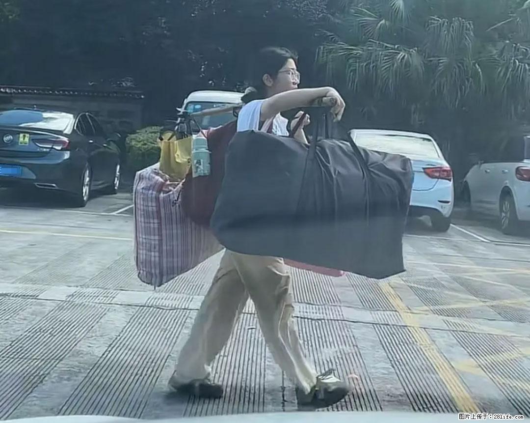 全网追的“扁担女孩”，找了一份暑假工，时薪12元 - 南阳生活资讯 - 南阳28生活网 ny.28life.net